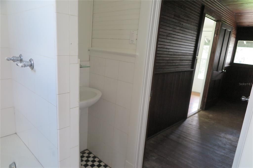 En Venta: $334,900 (5 camas, 6 baños, 4103 Pies cuadrados)