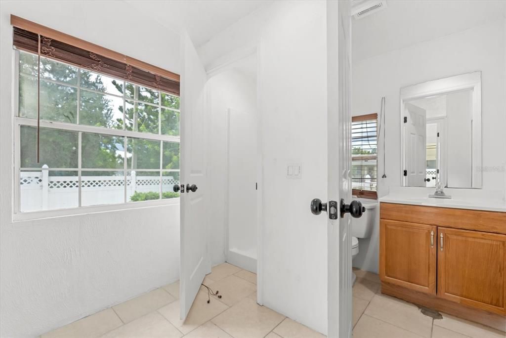 Active With Contract: $225,000 (4 beds, 3 baths, 1152 Square Feet)