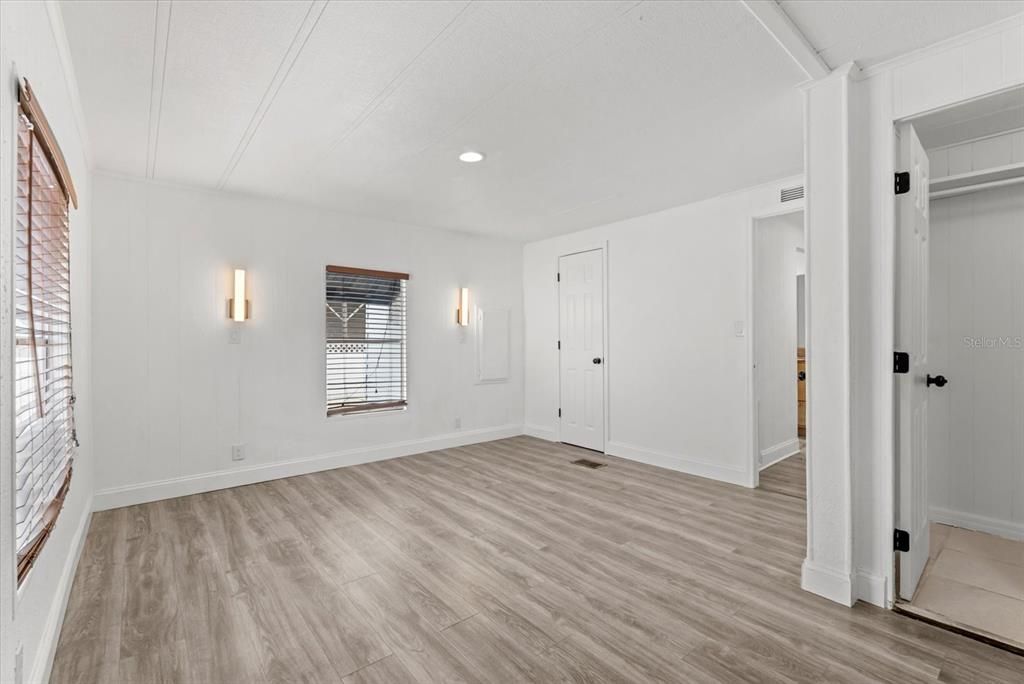 Active With Contract: $225,000 (4 beds, 3 baths, 1152 Square Feet)