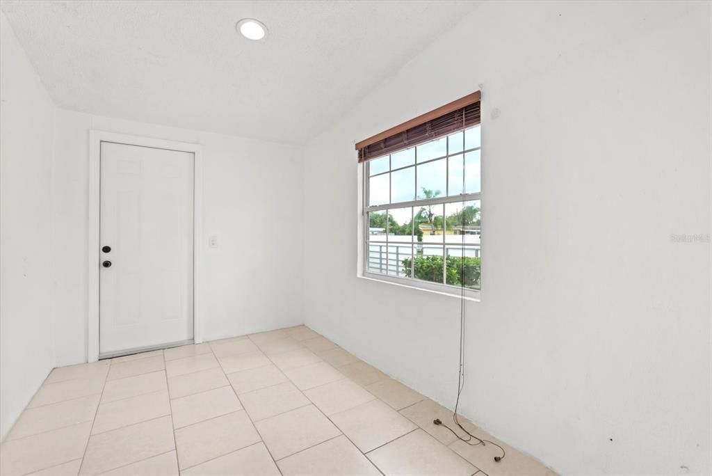 Active With Contract: $225,000 (4 beds, 3 baths, 1152 Square Feet)