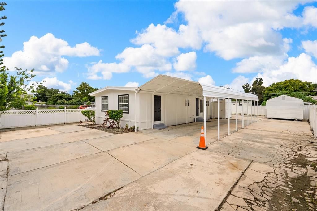 Active With Contract: $225,000 (4 beds, 3 baths, 1152 Square Feet)