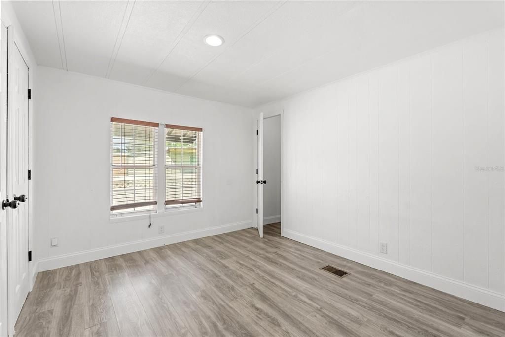 Active With Contract: $225,000 (4 beds, 3 baths, 1152 Square Feet)