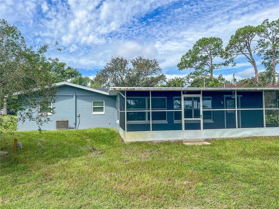 待售: $292,500 (2 贝兹, 2 浴室, 1614 平方英尺)