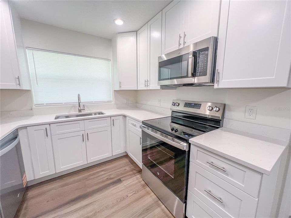 待售: $292,500 (2 贝兹, 2 浴室, 1614 平方英尺)