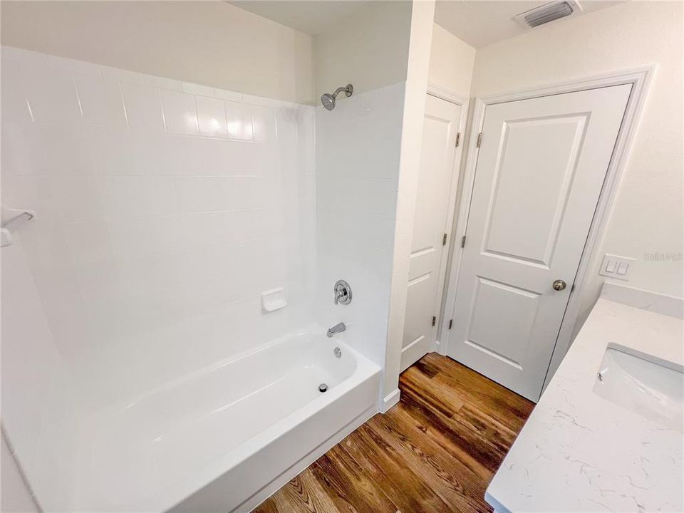 待售: $292,500 (2 贝兹, 2 浴室, 1614 平方英尺)