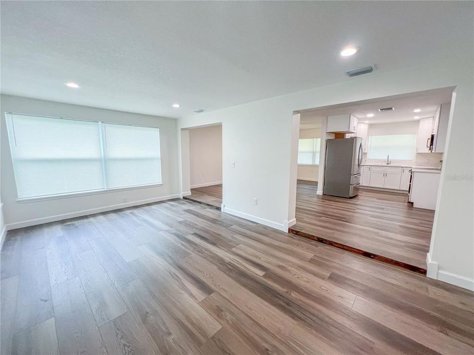 待售: $292,500 (2 贝兹, 2 浴室, 1614 平方英尺)