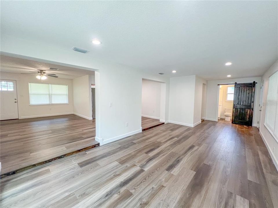 待售: $292,500 (2 贝兹, 2 浴室, 1614 平方英尺)