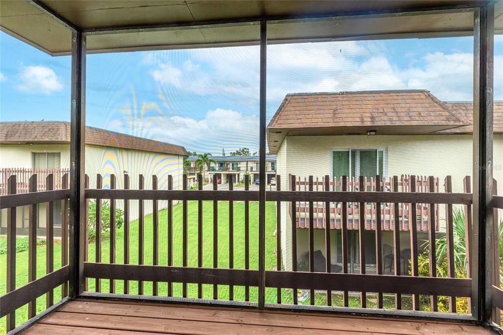 合同活跃: $194,000 (2 贝兹, 2 浴室, 1343 平方英尺)