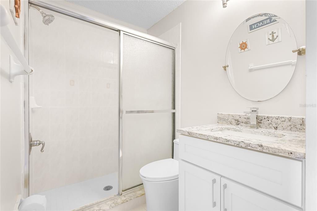 合同活跃: $194,000 (2 贝兹, 2 浴室, 1343 平方英尺)