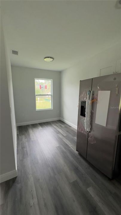 For Rent: $1,600 (3 beds, 2 baths, 1162 Square Feet)