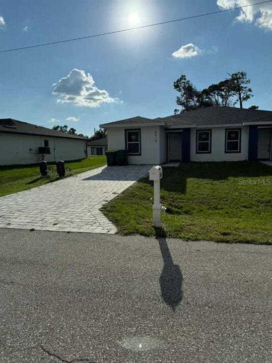 For Rent: $1,600 (3 beds, 2 baths, 1162 Square Feet)