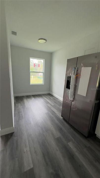 For Rent: $1,600 (3 beds, 2 baths, 1162 Square Feet)