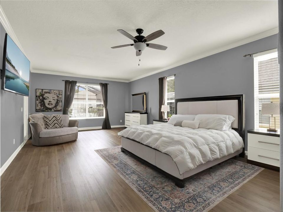 Activo con contrato: $950,000 (5 camas, 3 baños, 4089 Pies cuadrados)