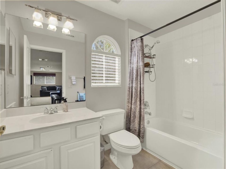 Activo con contrato: $950,000 (5 camas, 3 baños, 4089 Pies cuadrados)