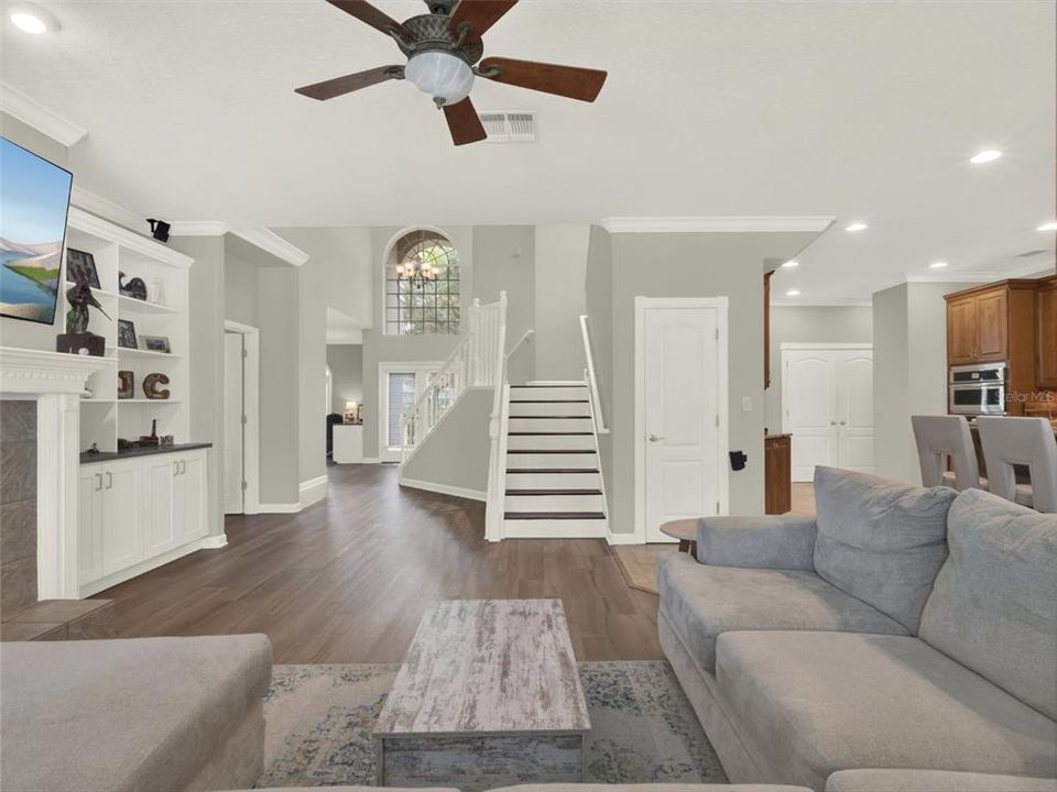 Activo con contrato: $950,000 (5 camas, 3 baños, 4089 Pies cuadrados)