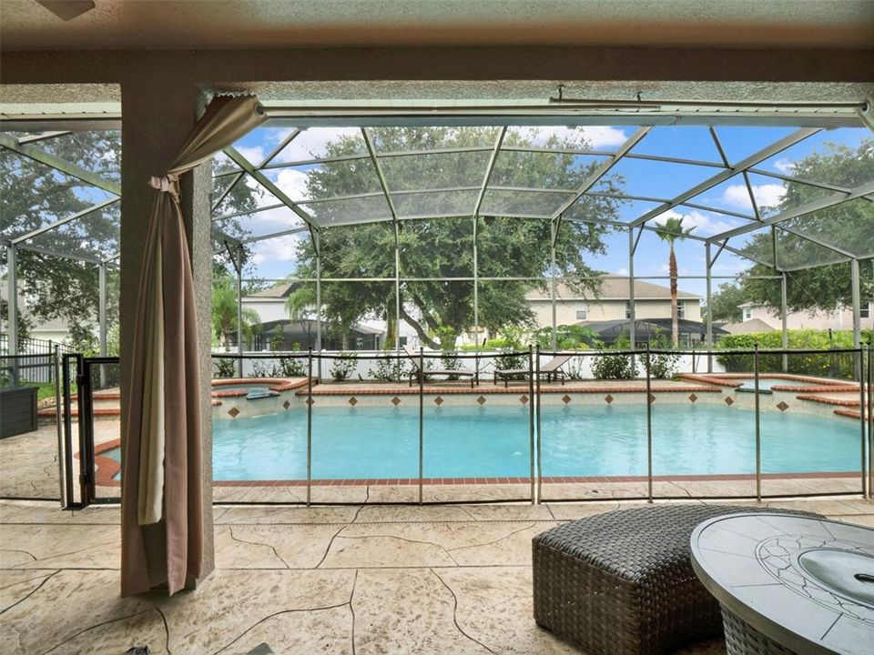 Activo con contrato: $950,000 (5 camas, 3 baños, 4089 Pies cuadrados)