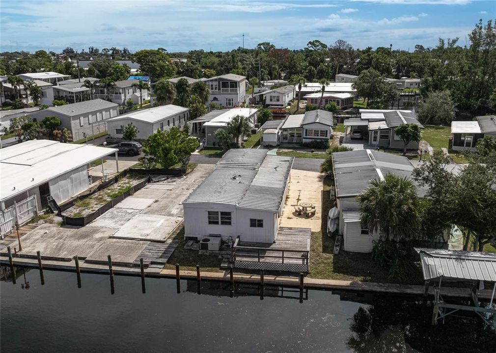 合同活跃: $125,000 (1 贝兹, 1 浴室, 624 平方英尺)