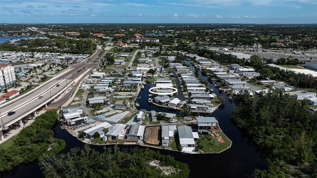 合同活跃: $125,000 (1 贝兹, 1 浴室, 624 平方英尺)