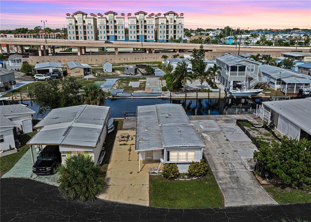 合同活跃: $125,000 (1 贝兹, 1 浴室, 624 平方英尺)