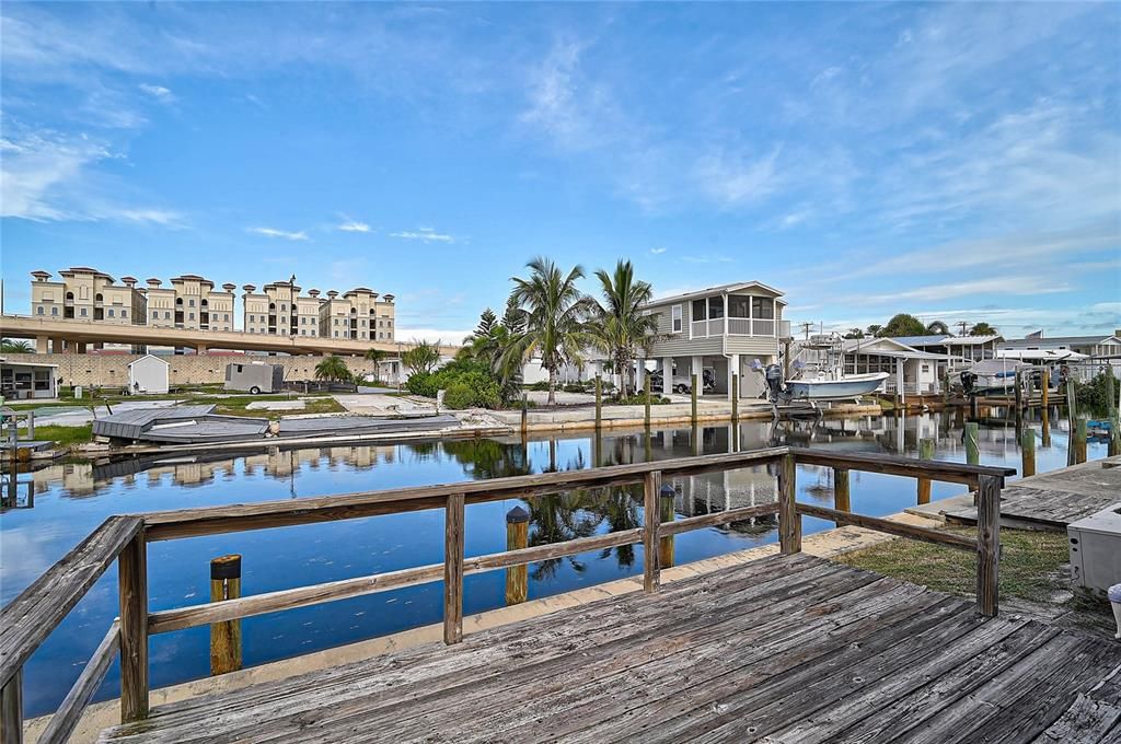 合同活跃: $125,000 (1 贝兹, 1 浴室, 624 平方英尺)