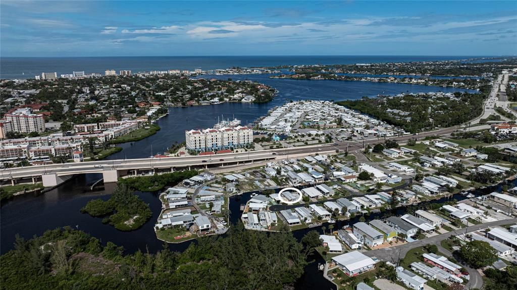 合同活跃: $125,000 (1 贝兹, 1 浴室, 624 平方英尺)