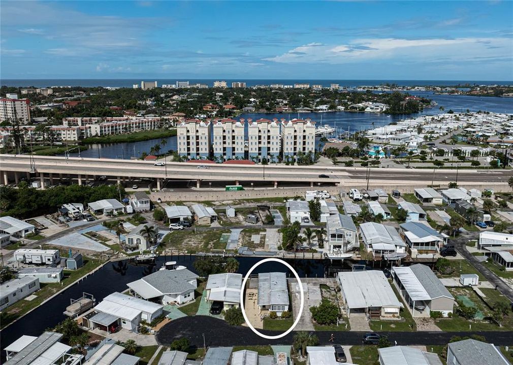 合同活跃: $125,000 (1 贝兹, 1 浴室, 624 平方英尺)