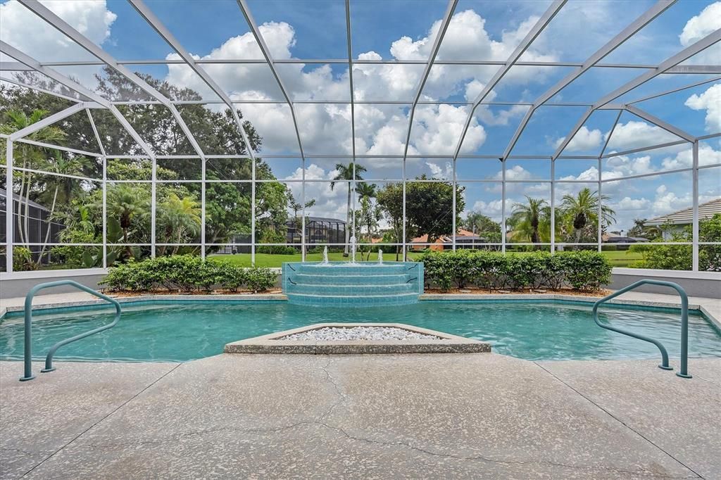 合同活跃: $1,300,000 (3 贝兹, 3 浴室, 4131 平方英尺)