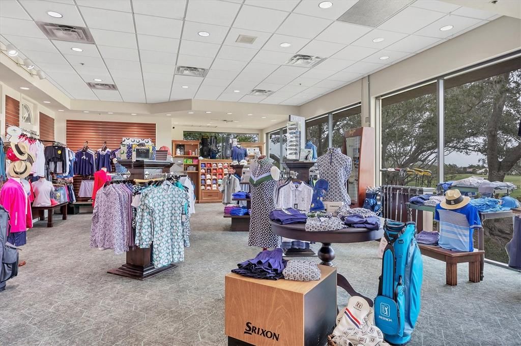 合同活跃: $1,300,000 (3 贝兹, 3 浴室, 4131 平方英尺)