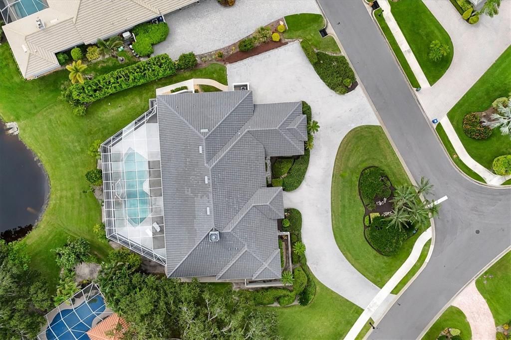 合同活跃: $1,300,000 (3 贝兹, 3 浴室, 4131 平方英尺)