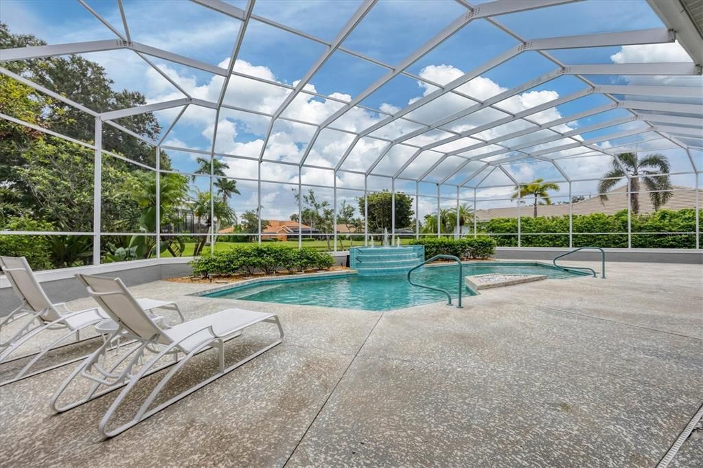 合同活跃: $1,300,000 (3 贝兹, 3 浴室, 4131 平方英尺)