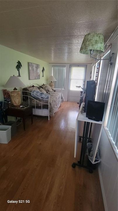 待售: $159,900 (2 贝兹, 2 浴室, 1090 平方英尺)