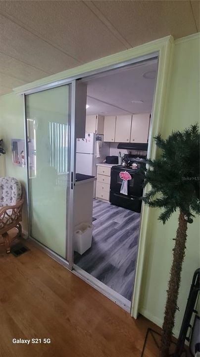 待售: $159,900 (2 贝兹, 2 浴室, 1090 平方英尺)