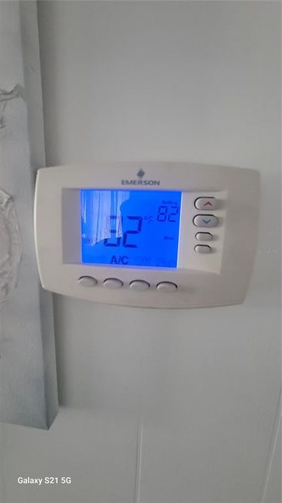 待售: $159,900 (2 贝兹, 2 浴室, 1090 平方英尺)