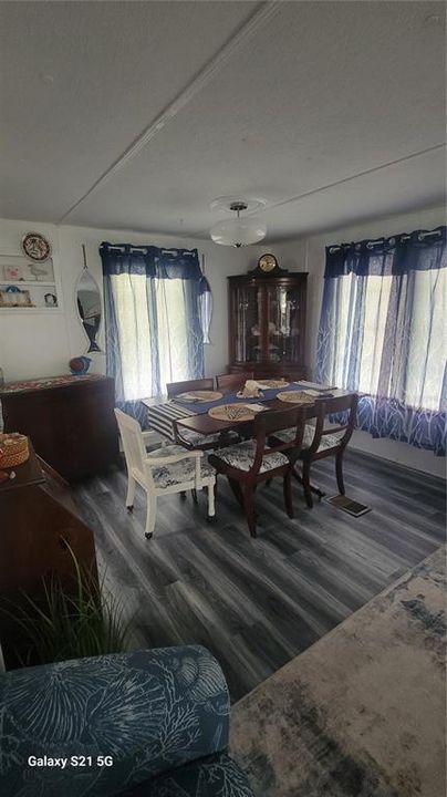 待售: $159,900 (2 贝兹, 2 浴室, 1090 平方英尺)