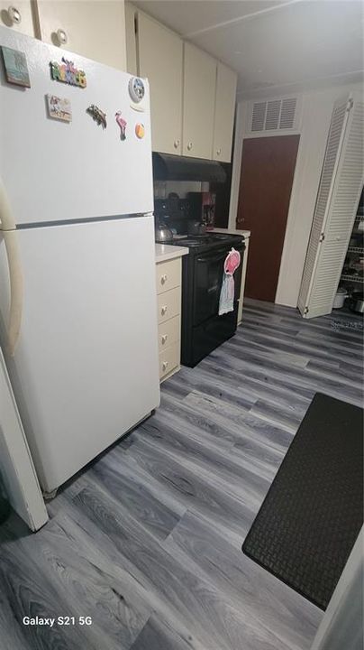 待售: $159,900 (2 贝兹, 2 浴室, 1090 平方英尺)