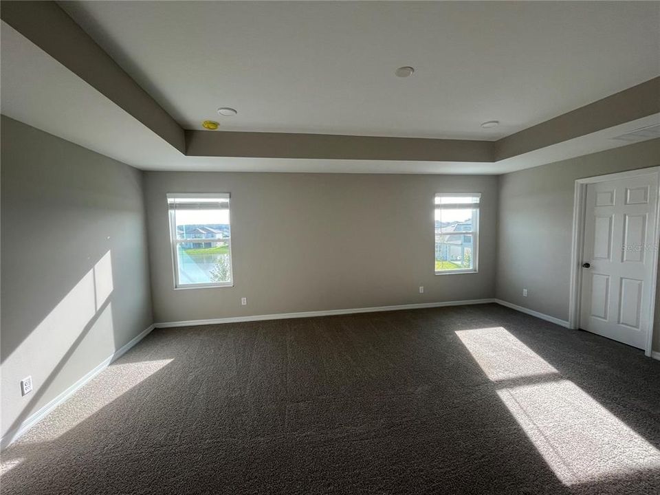 出租: $3,599 (5 贝兹, 3 浴室, 3292 平方英尺)