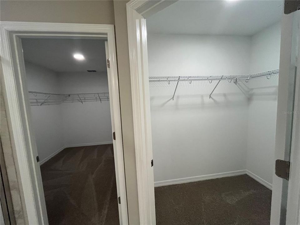 出租: $3,599 (5 贝兹, 3 浴室, 3292 平方英尺)