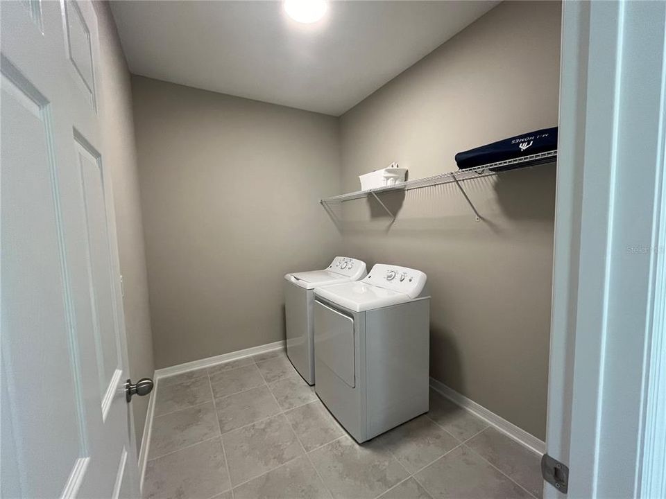 出租: $3,599 (5 贝兹, 3 浴室, 3292 平方英尺)