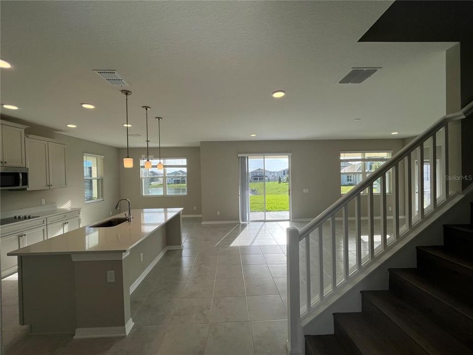 出租: $3,599 (5 贝兹, 3 浴室, 3292 平方英尺)