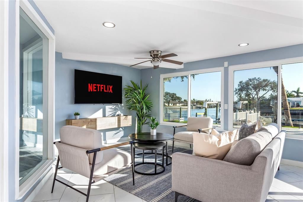 Под контрактом: $1,580,000 (3 спален, 2 ванн, 2621 Квадратных фут)