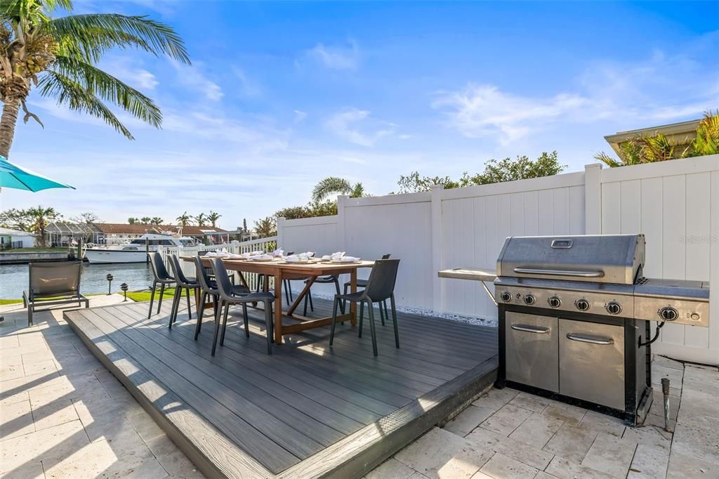 Под контрактом: $1,580,000 (3 спален, 2 ванн, 2621 Квадратных фут)