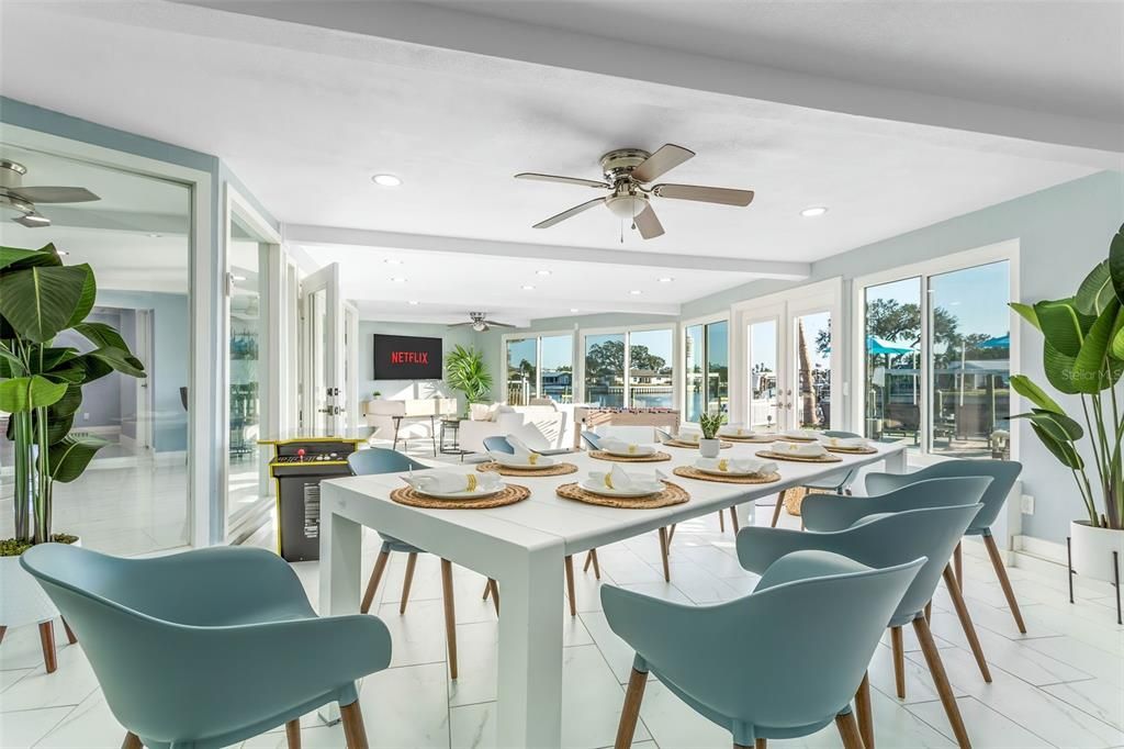 Под контрактом: $1,580,000 (3 спален, 2 ванн, 2621 Квадратных фут)