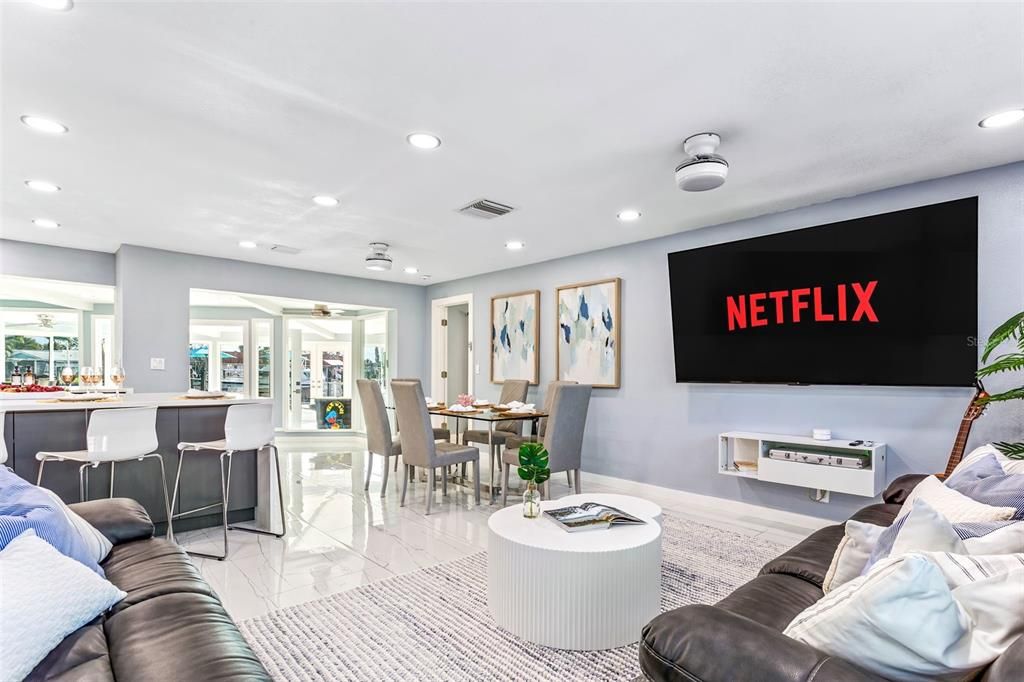 Под контрактом: $1,580,000 (3 спален, 2 ванн, 2621 Квадратных фут)