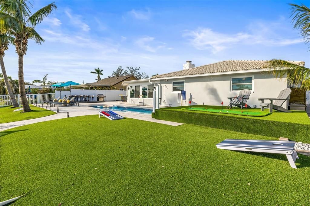 Под контрактом: $1,580,000 (3 спален, 2 ванн, 2621 Квадратных фут)