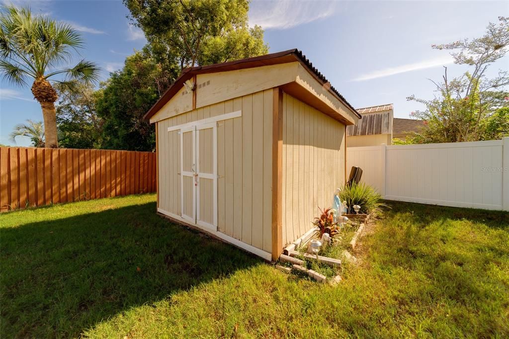 For Sale: $295,000 (2 beds, 2 baths, 1713 Square Feet)