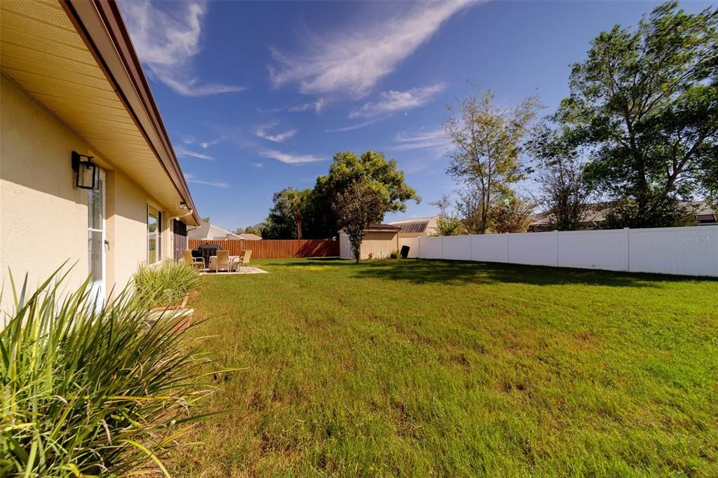 For Sale: $295,000 (2 beds, 2 baths, 1713 Square Feet)