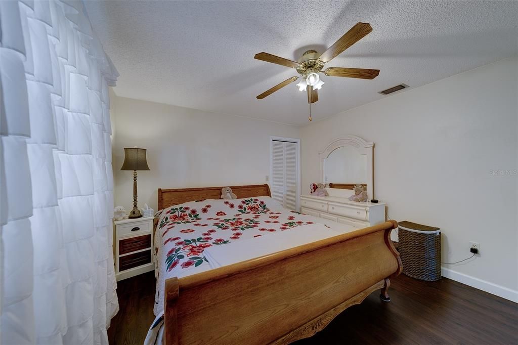 For Sale: $295,000 (2 beds, 2 baths, 1713 Square Feet)