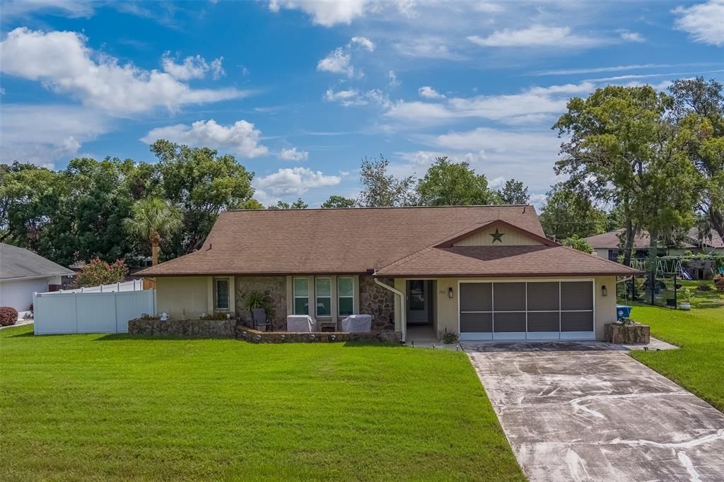 For Sale: $295,000 (2 beds, 2 baths, 1713 Square Feet)