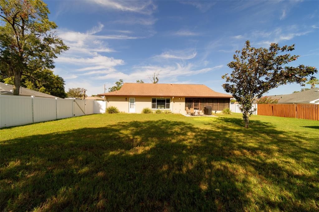 For Sale: $295,000 (2 beds, 2 baths, 1713 Square Feet)