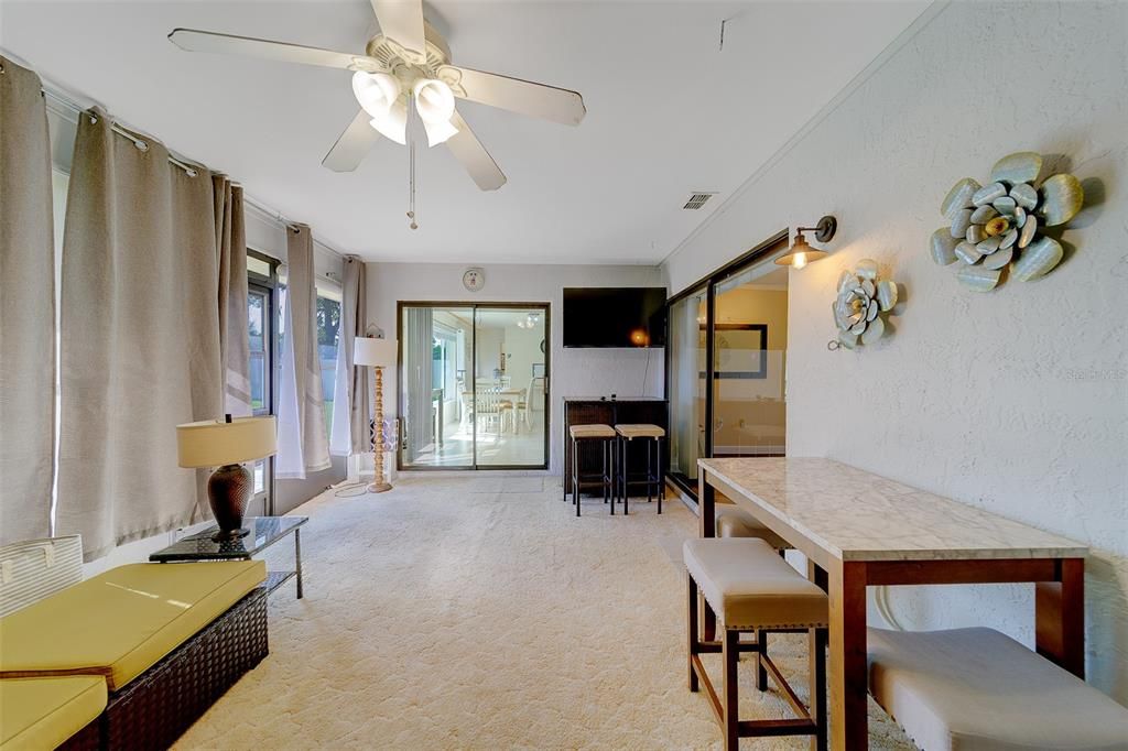 For Sale: $295,000 (2 beds, 2 baths, 1713 Square Feet)